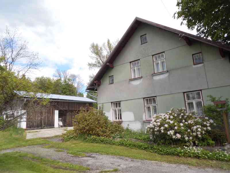 Dům v podkrkonoší se stavebními pozemky - foto 2