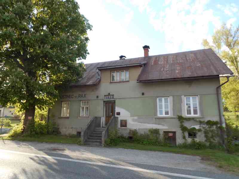 Dům v podkrkonoší se stavebními pozemky - foto 3