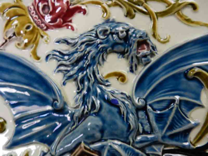 Bohatě plasticky zdobené obří Talíře s Draky RDZ Znaim - foto 8