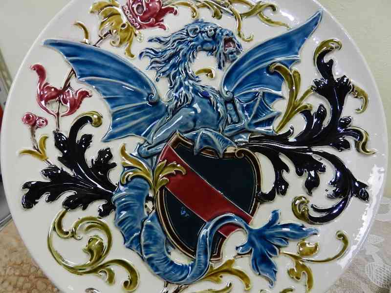 Bohatě plasticky zdobené obří Talíře s Draky RDZ Znaim - foto 3