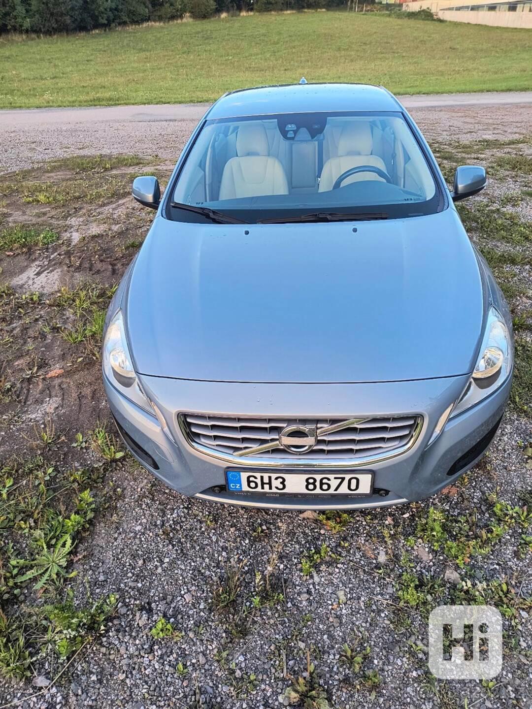 Volvo S60 - foto 1