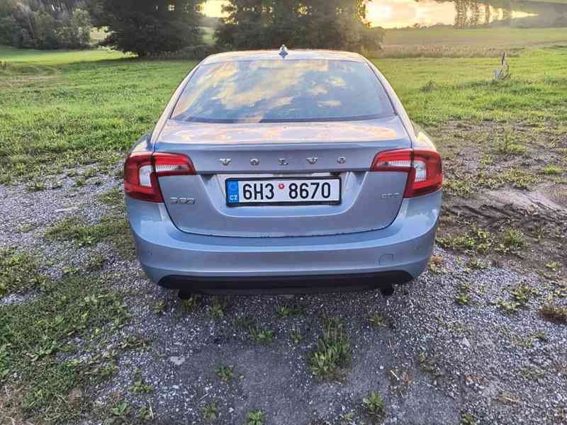 Volvo S60 - foto 3