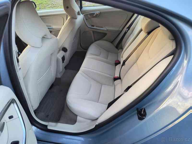 Volvo S60 - foto 11