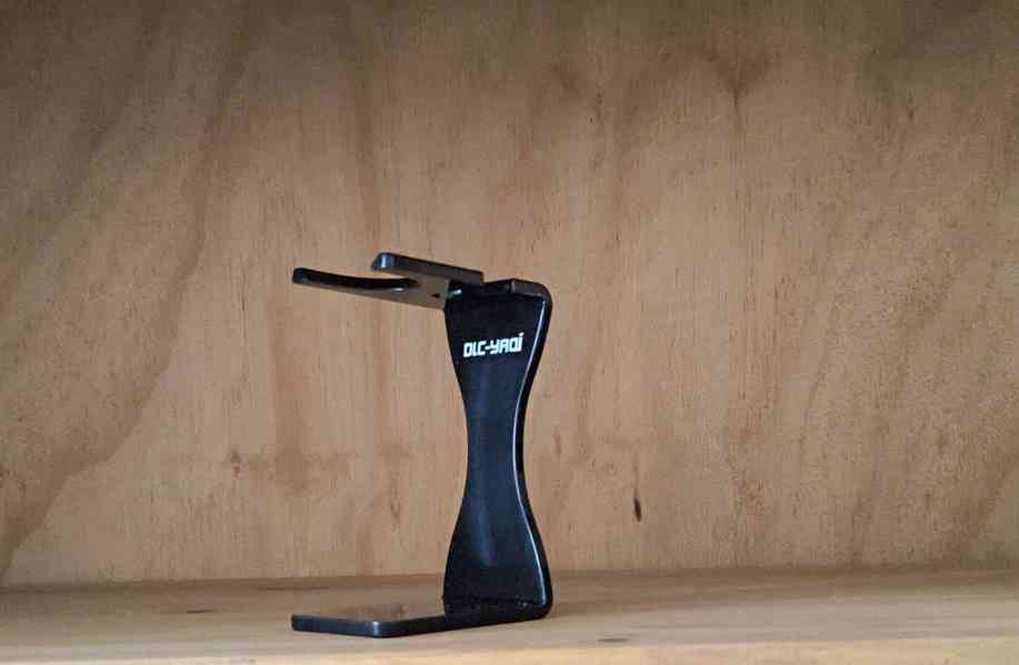 Yaqi stojánek na holící štětec a strojek černý - foto 5