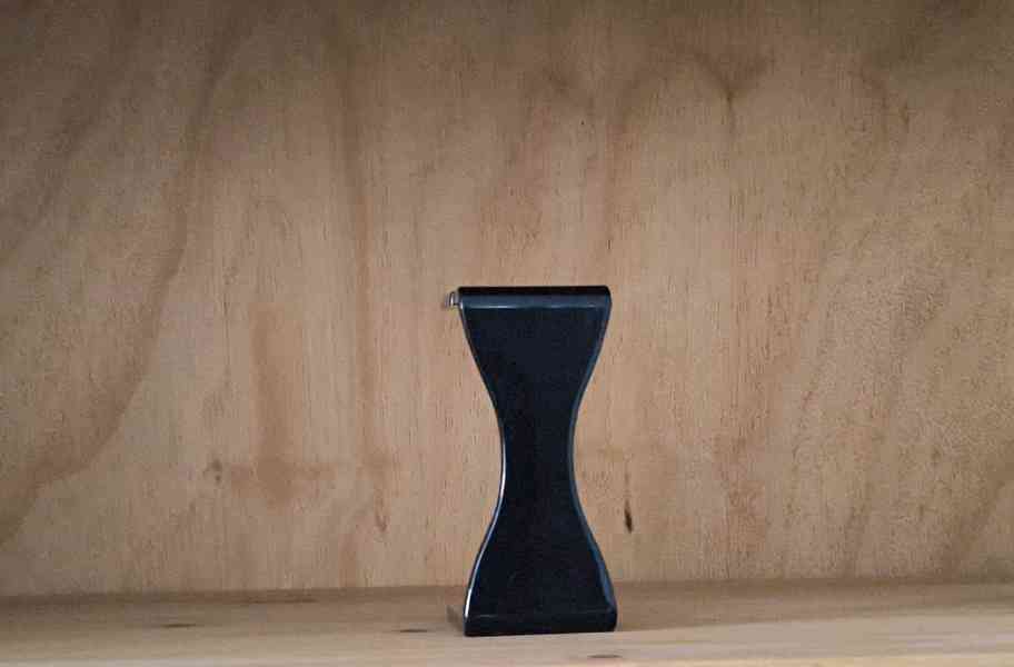 Yaqi stojánek na holící štětec a strojek černý - foto 2