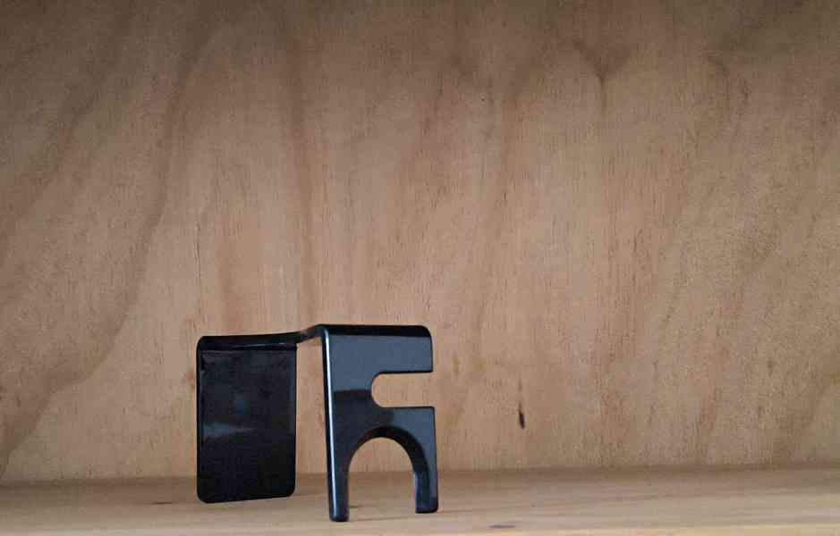 Yaqi stojánek na holící štětec a strojek černý - foto 4