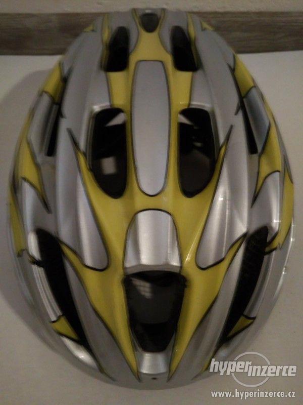 Cyklistické helmy - foto 1