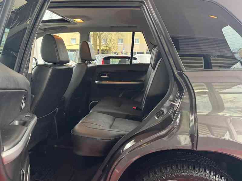 Suzuki Grand Vitara 2.4i Club AUT. benzín 124kw - foto 6
