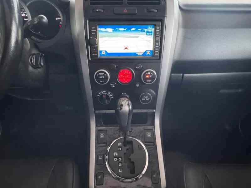 Suzuki Grand Vitara 2.4i Club AUT. benzín 124kw - foto 14