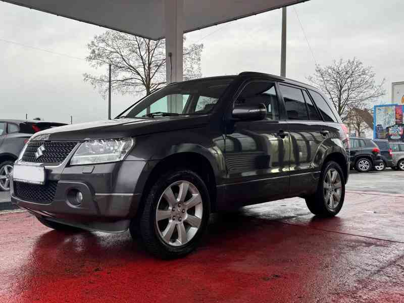 Suzuki Grand Vitara 2.4i Club AUT. benzín 124kw - foto 11