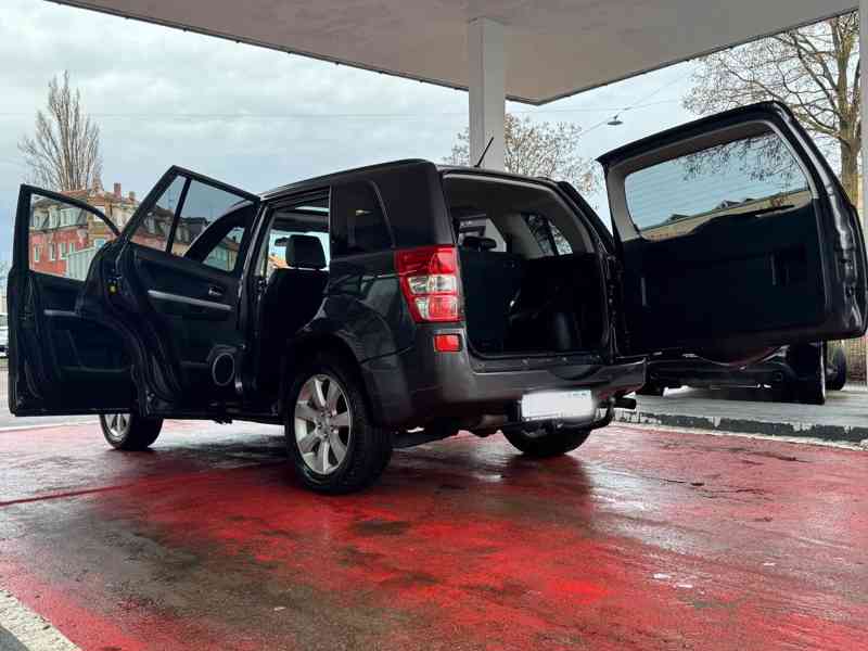 Suzuki Grand Vitara 2.4i Club AUT. benzín 124kw - foto 2