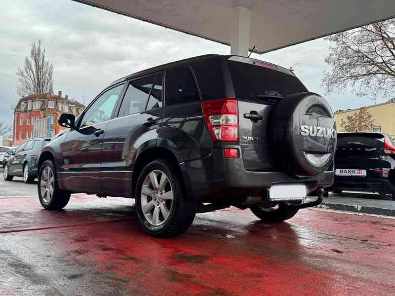 Suzuki Grand Vitara 2.4i Club AUT. benzín 124kw - foto 10