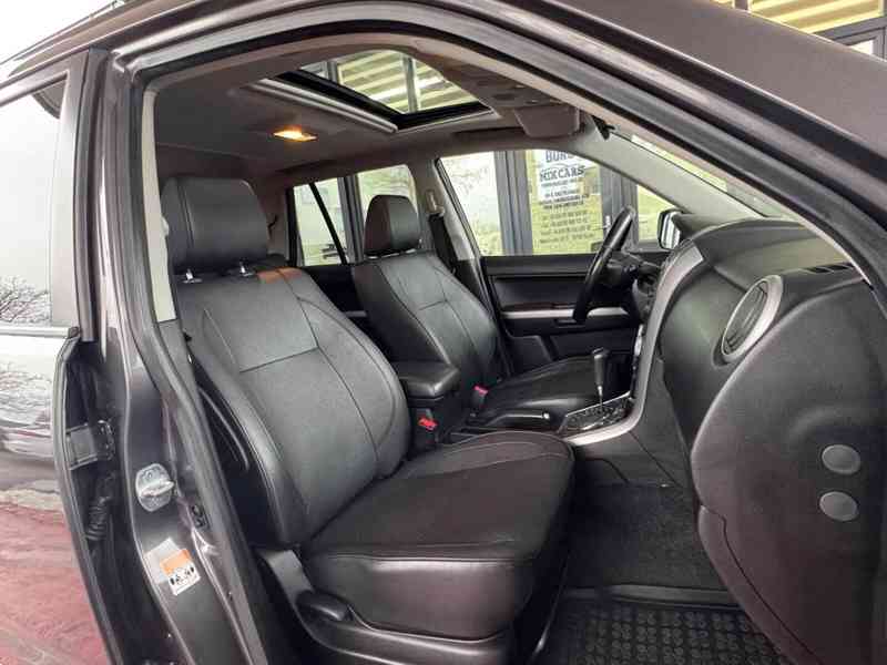 Suzuki Grand Vitara 2.4i Club AUT. benzín 124kw - foto 8