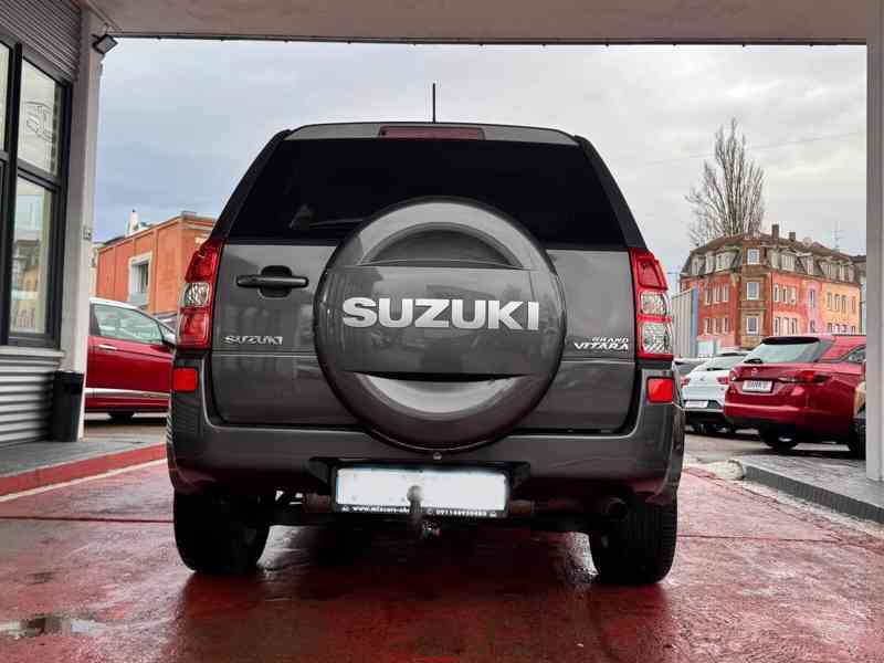 Suzuki Grand Vitara 2.4i Club AUT. benzín 124kw - foto 22