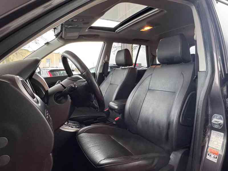 Suzuki Grand Vitara 2.4i Club AUT. benzín 124kw - foto 4