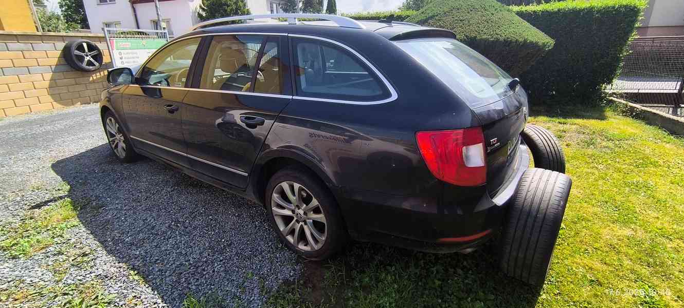 PRODEJ – ŠKODA Superb II Kombi (havarované) - foto 2