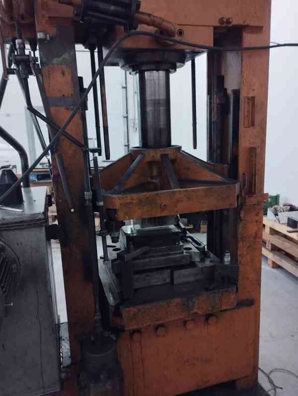 Použitý hydraulický lis LB 150, r. v. 1952 - foto 5