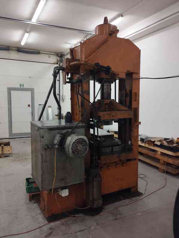 Použitý hydraulický lis LB 150, r. v. 1952 - foto 3