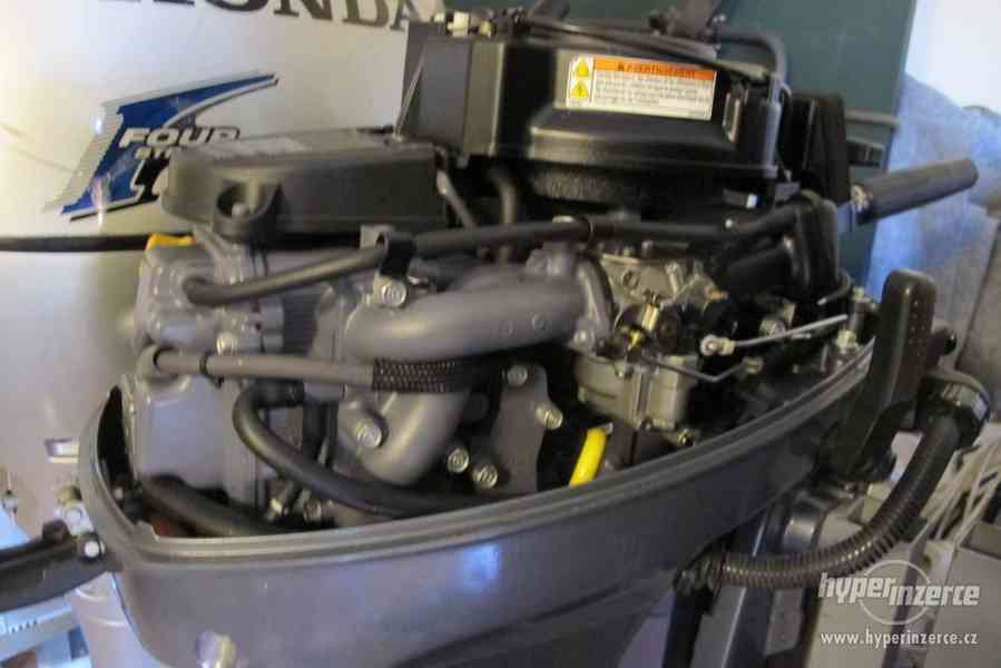 Lodní motor Yamaha 10hp s dobíjením 12volt - foto 4