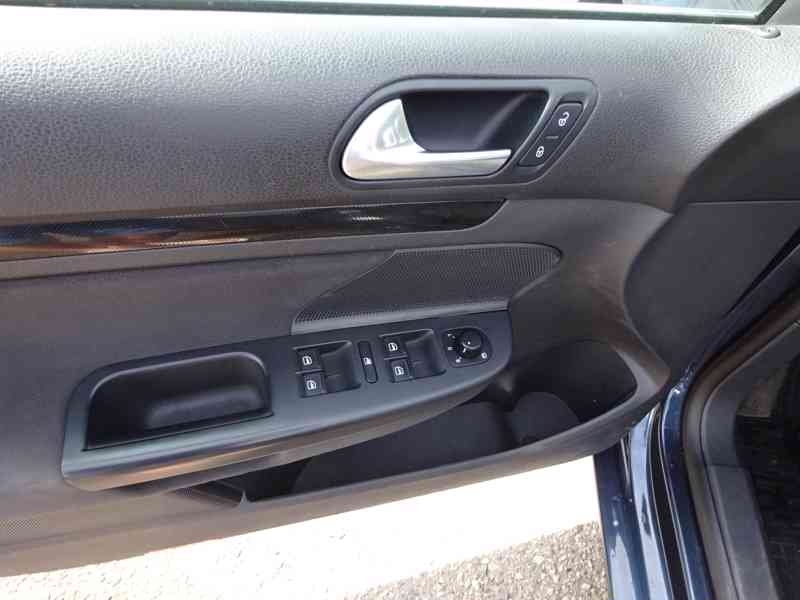 VW Golf 1.6 TDI Variant r.v.2010 (77 kw) serviska - foto 6