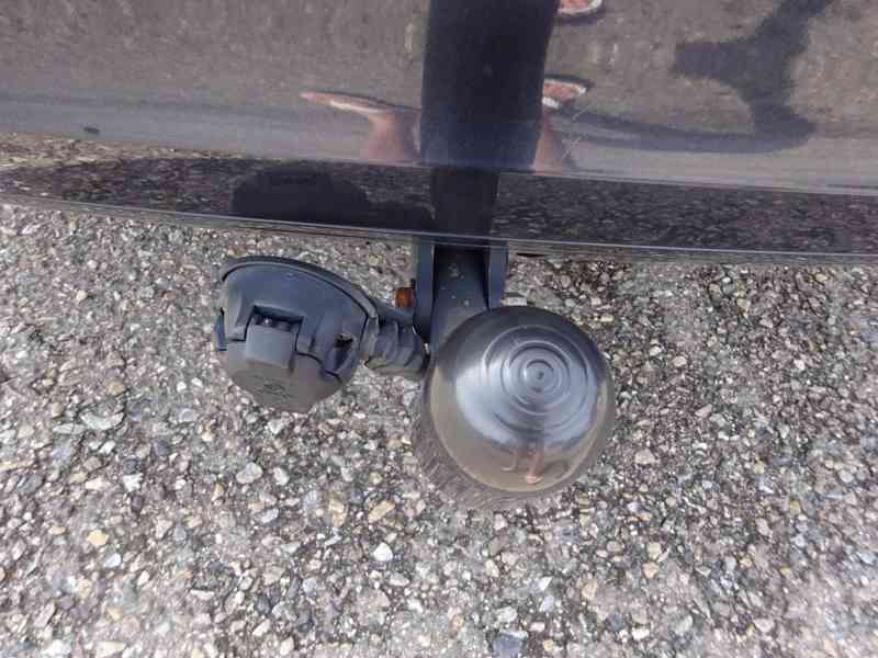 VW Golf 1.6 TDI Variant r.v.2010 (77 kw) serviska - foto 15