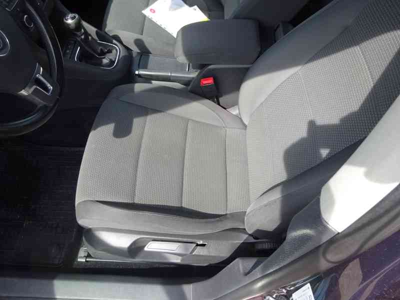 VW Golf 1.6 TDI Variant r.v.2010 (77 kw) serviska - foto 12