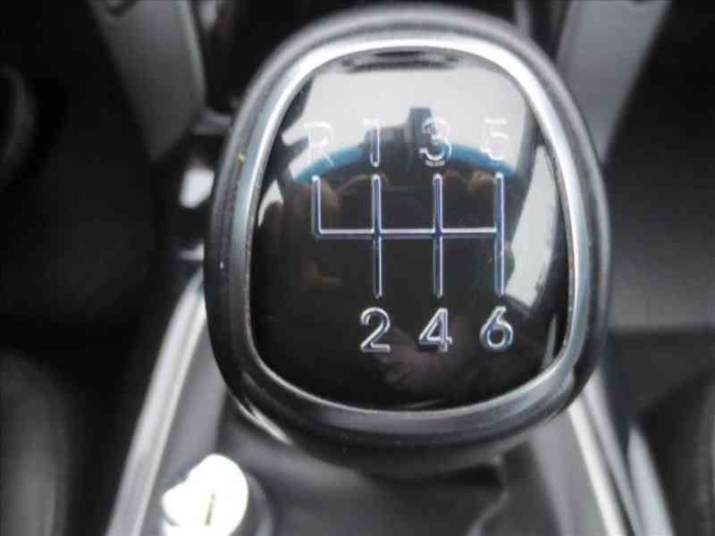 Hyundai i40, 100 kW, 1,7 crdi, r.v. 2013 - foto 18