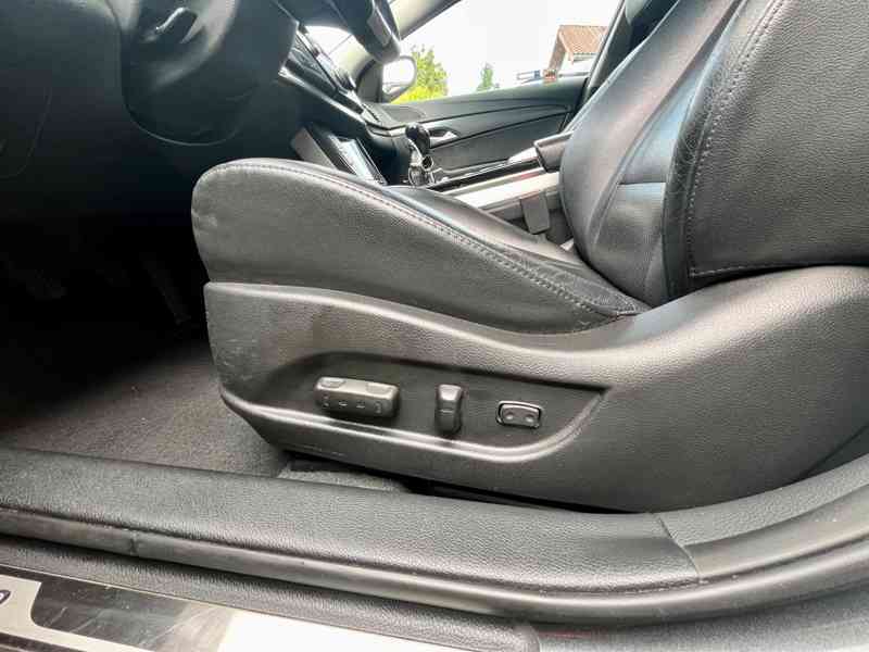 Hyundai i40, 100 kW, 1,7 crdi, r.v. 2013 - foto 11