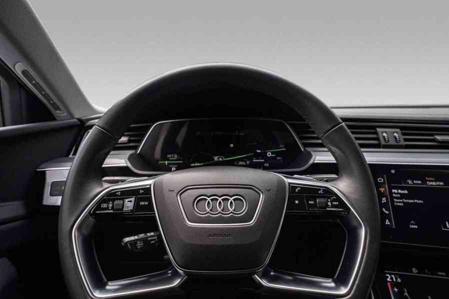Audi e-tron 55  - foto 13