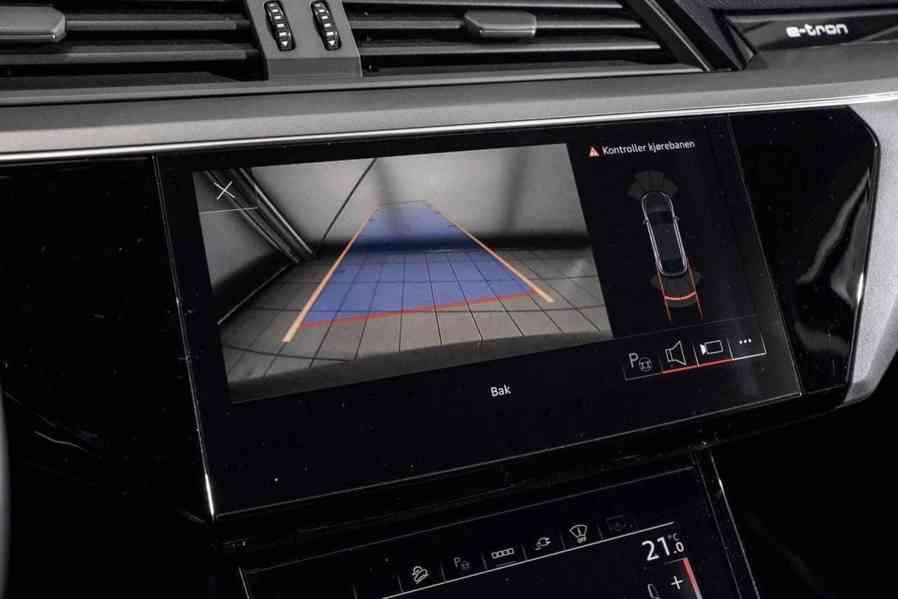 Audi e-tron 55  - foto 18