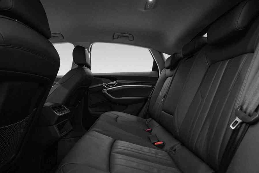 Audi e-tron 55  - foto 24
