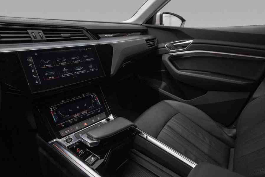 Audi e-tron 55  - foto 17