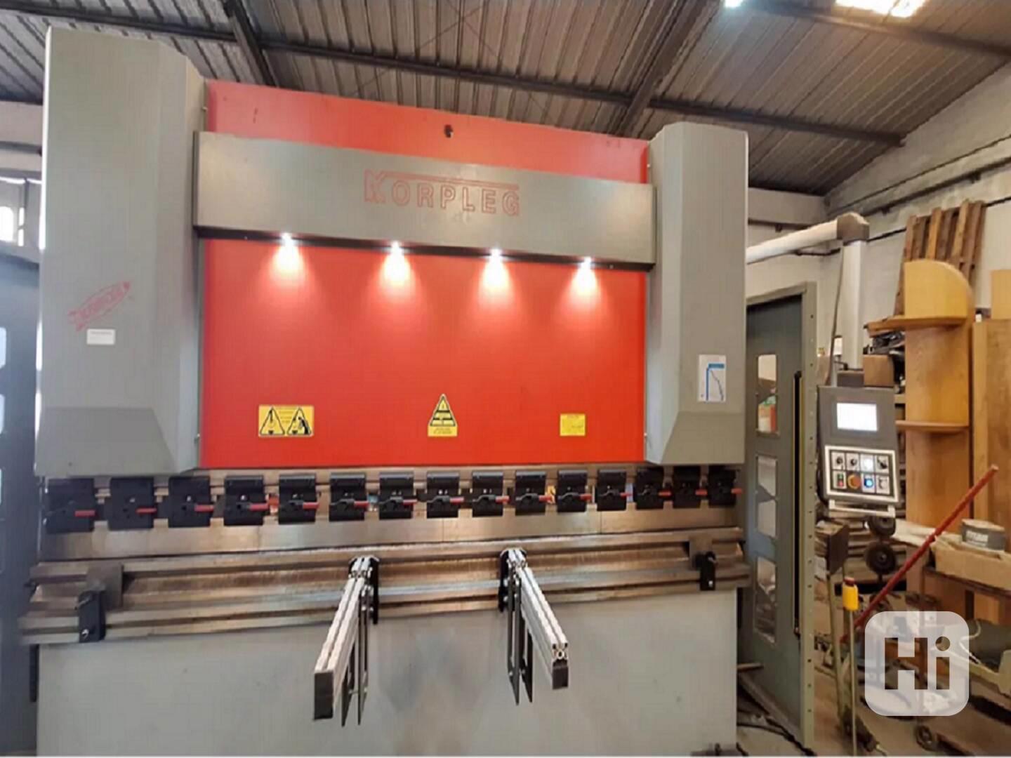 Hydraulický ohraňovací lis 160 t, 3200 mm , PCN3160 CNC - foto 1