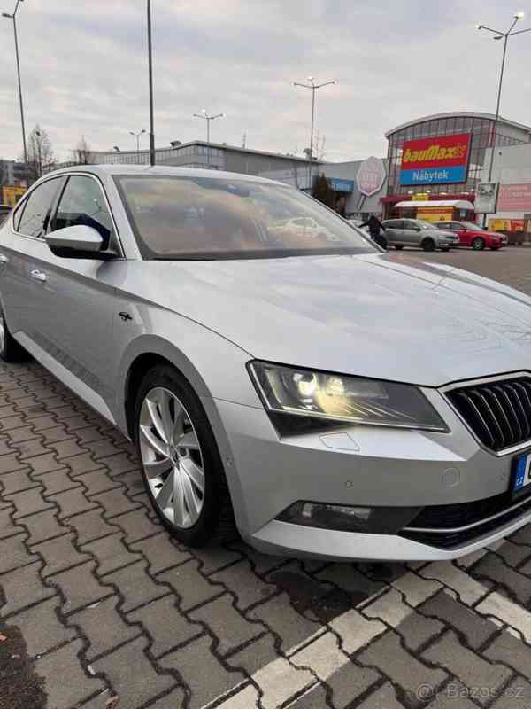 Škoda Superb 1,8   3 Laurin&Klement 2017 - foto 3