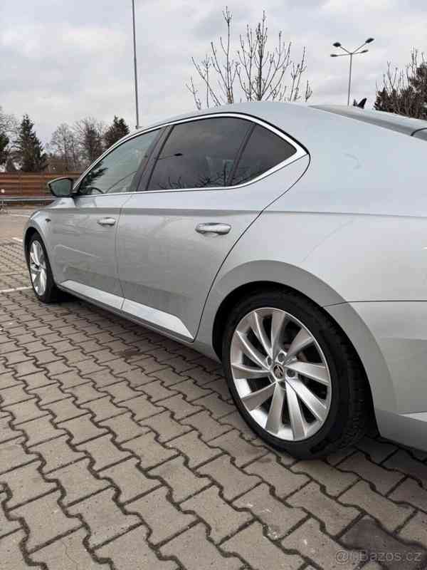 Škoda Superb 1,8   3 Laurin&Klement 2017 - foto 5