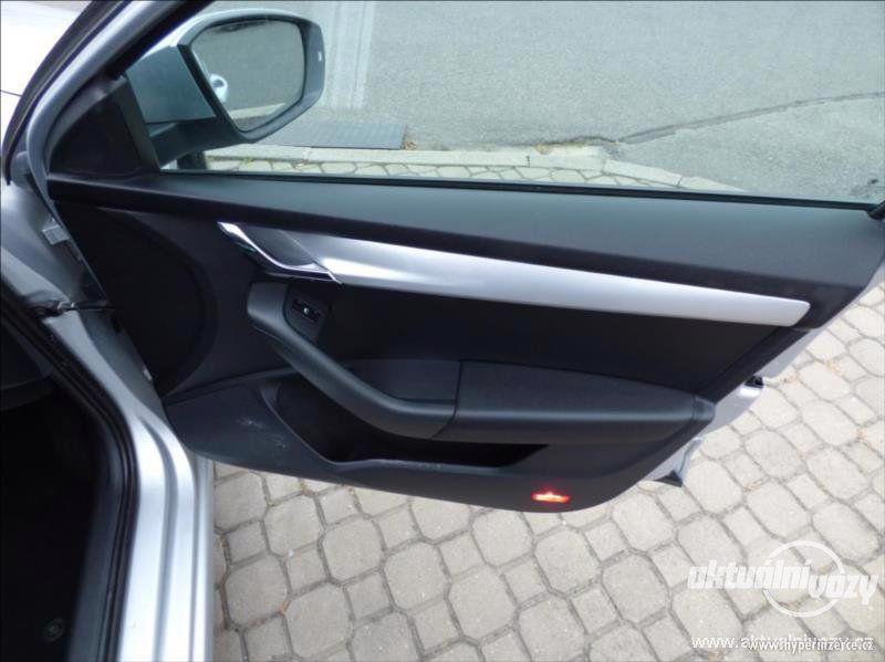 Škoda Octavia 2.0, nafta, automat, RV 2014 - foto 51