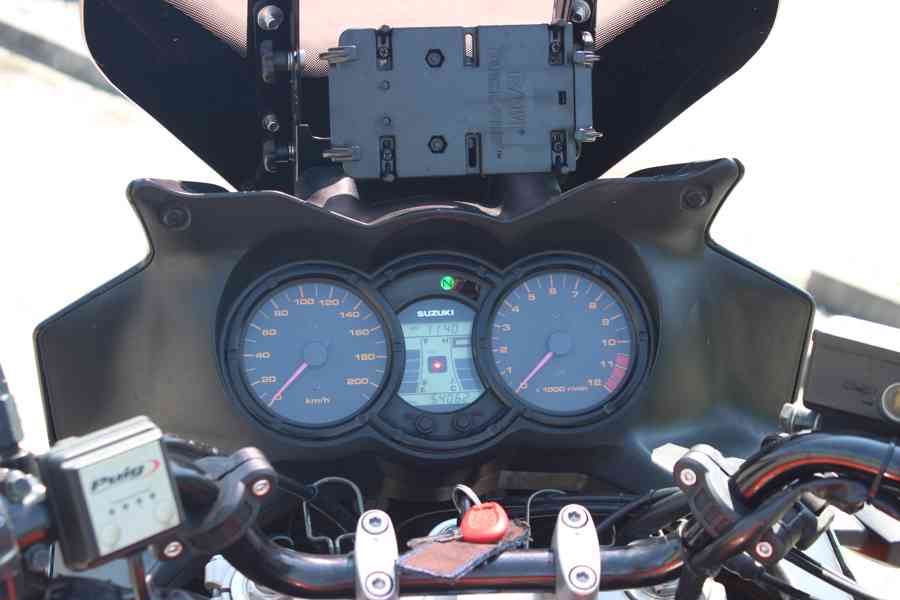 Suzuki DL 650 V-Strom - foto 18