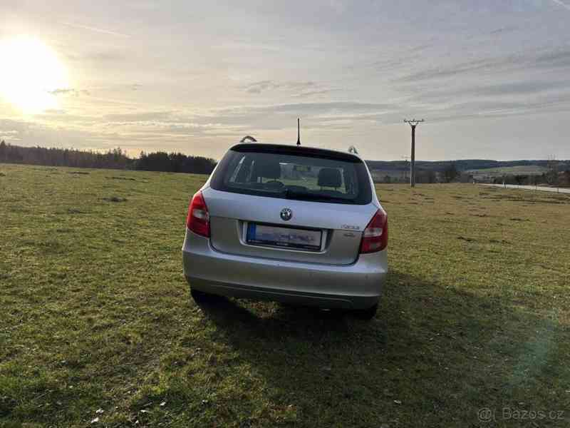 Škoda Fabia 1,2   TSI - r. 2012 - foto 2