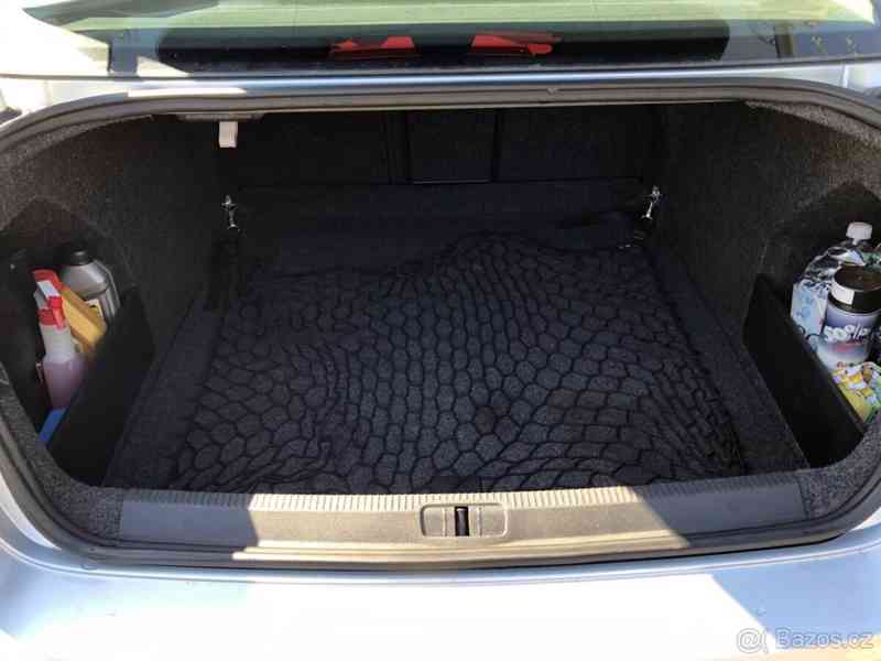 Volkswagen Passat 2,0   B6 TDI • 125 kW • 2007 - foto 19