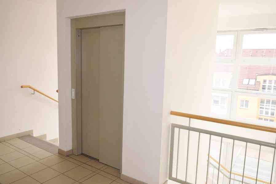 Prodej pěkného bytu 1+kk v Praze 4 - Písnice - foto 23