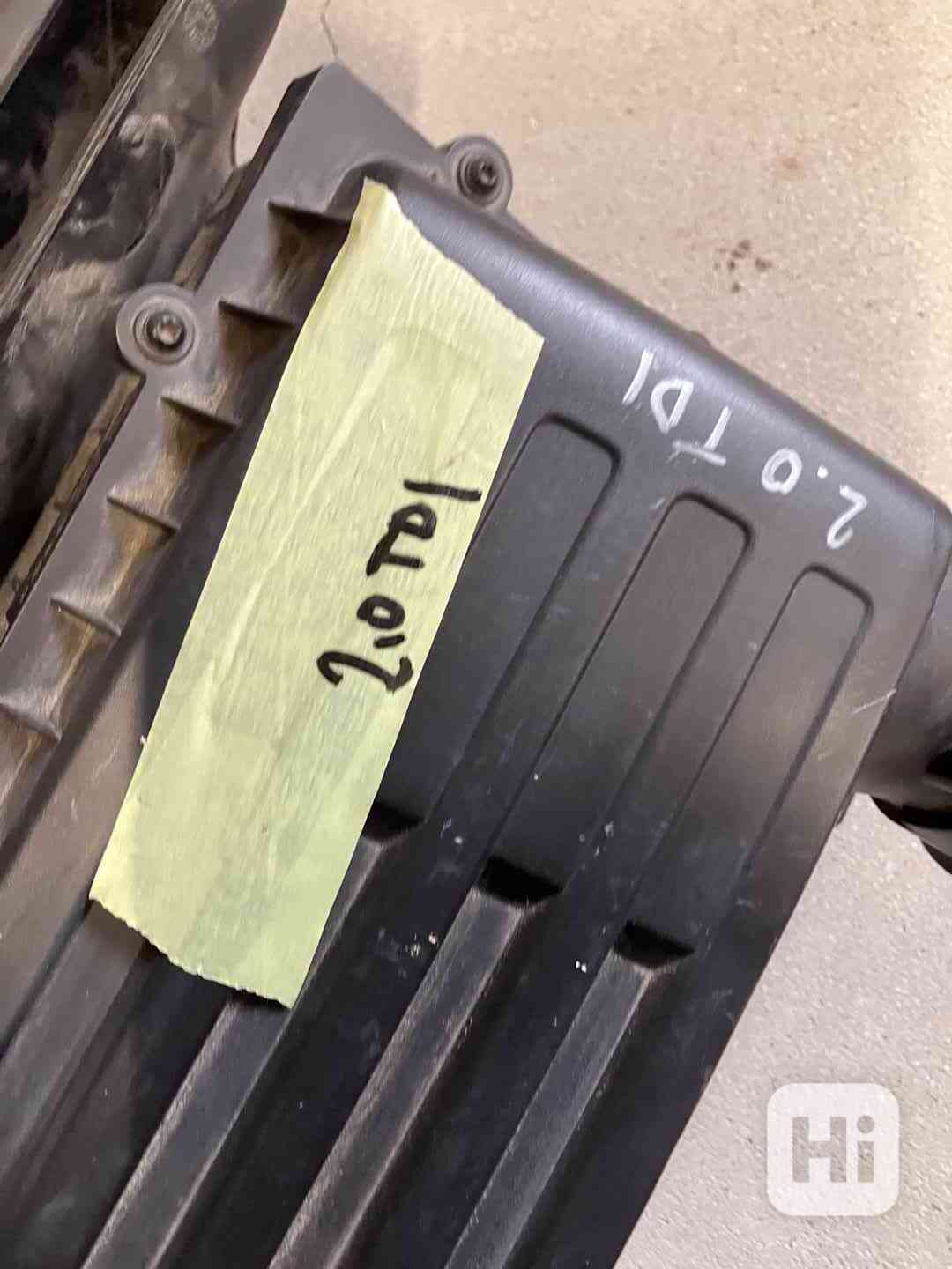 filtrbox skoda vw seat audi 5Q0129618B 2.0tdi - foto 1