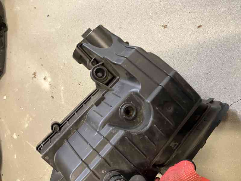 filtrbox skoda vw seat audi 5Q0129618B 2.0tdi - foto 4