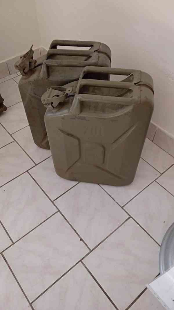 Vojenský kanystr 20 l - foto 2