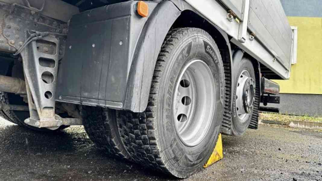 Eur4 valník 6x2 MAN +ruka HMF 12tm / 12m dosah HR - foto 8