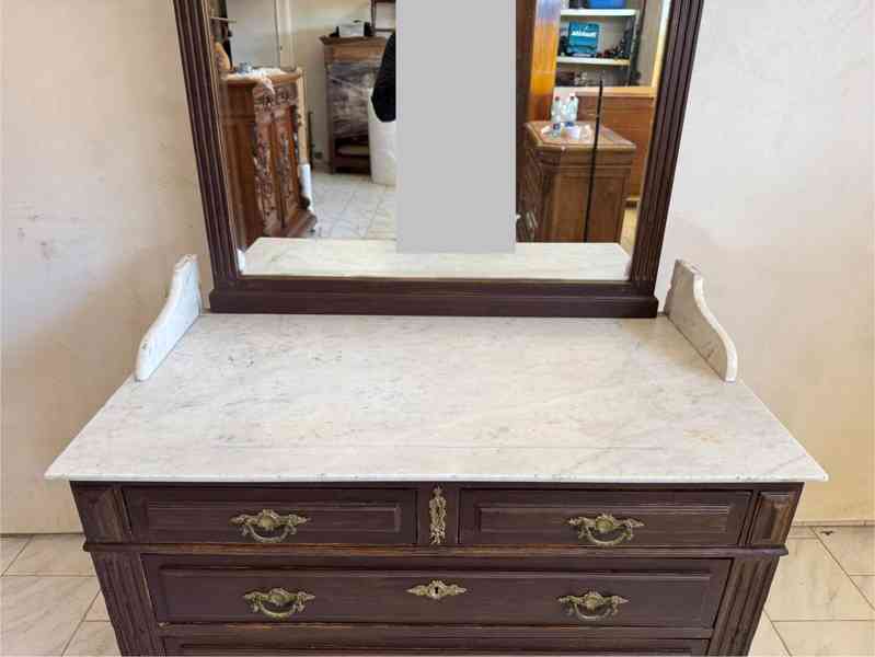 Starožitná toaletní komoda  - foto 6