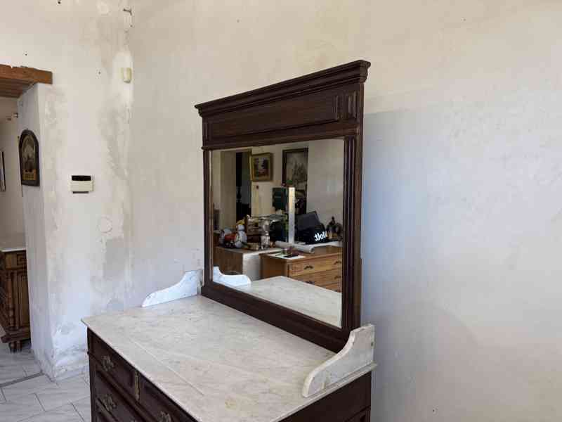 Starožitná toaletní komoda  - foto 3