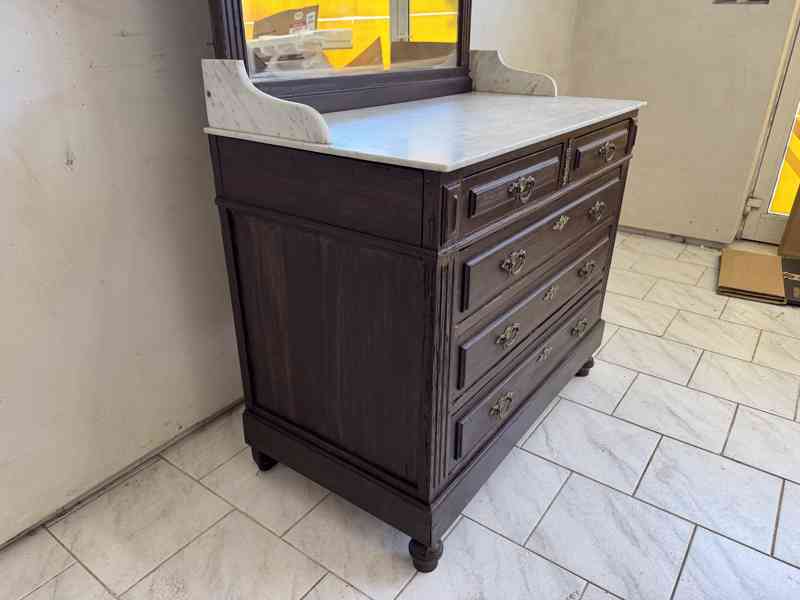 Starožitná toaletní komoda  - foto 4