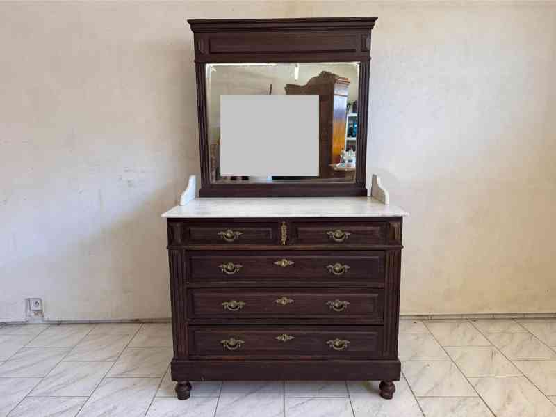 Starožitná toaletní komoda 