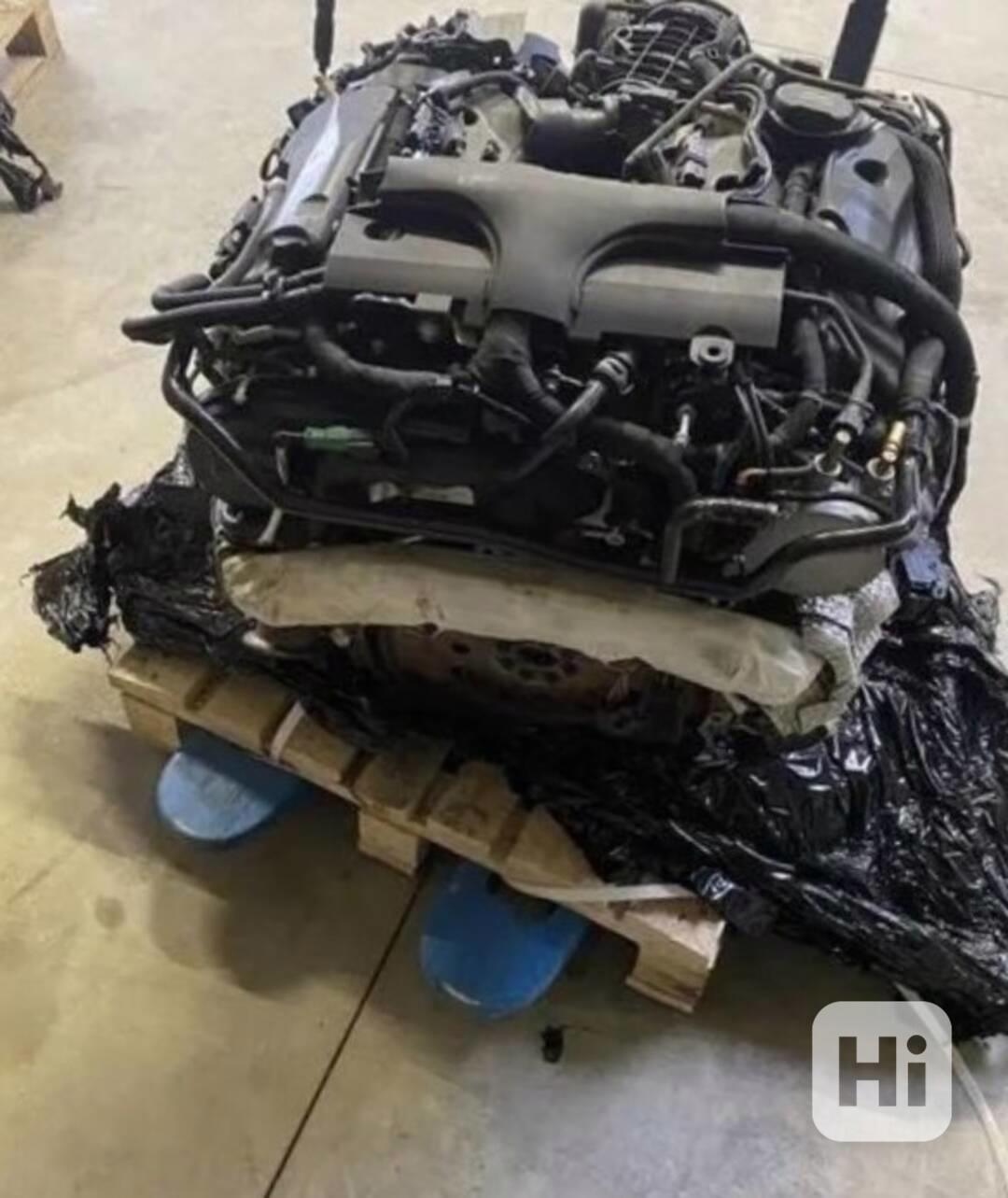 Motor pro Range Rover 3.0d 306DT - foto 1