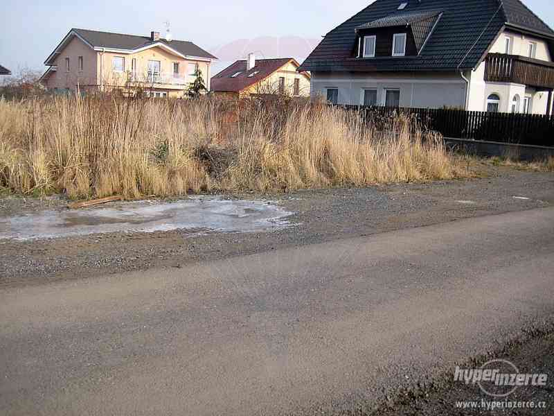 pěkný pozemek v blízkosti Klánovického lesa 713 m2 Úvaly - foto 2